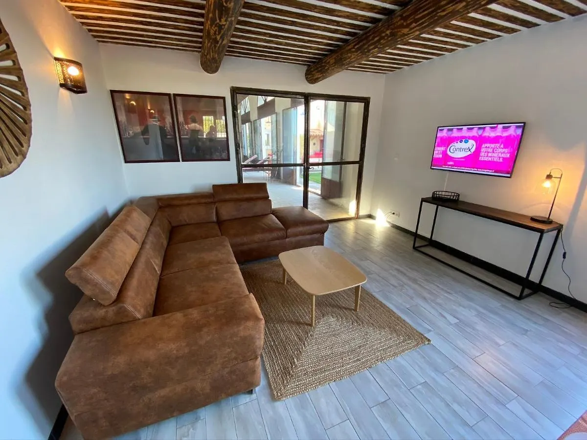 Domaine Des Francobelges - Appartements Lauris 0*,
